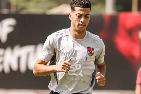 "الخوف من الاحتكاكات والعودة تقترب".. قناة الأهلي توضح موقف إمام عاشور ومروان عطية